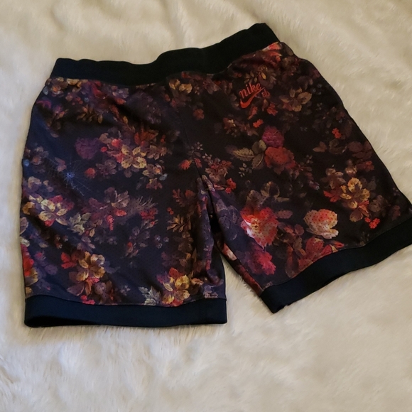 nike sb shorts floral